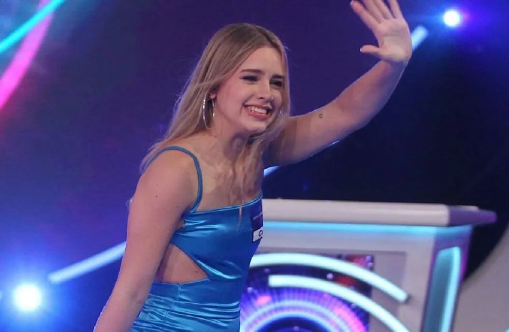 bigtuitero's tweet photo. COTY ROMERO ESTÁ DESTRUYENDO CON TODO A ROMINA UHRIG, COMO NUNCA NADIE LO HIZO ANTES Y ME ENCANTA. ROMINA HACE MIERDA A SOL CON COSAS PERSONALES Y DESPUÉS PIDE RESPETO, EN FIN, COTY DEBIÓ GANAR GH Y TODOS LO SABEMOS, HOY DEVORÓ JAJAJAJ #GranHermano #GranHermanoUY https://t.co/guGh5nH987