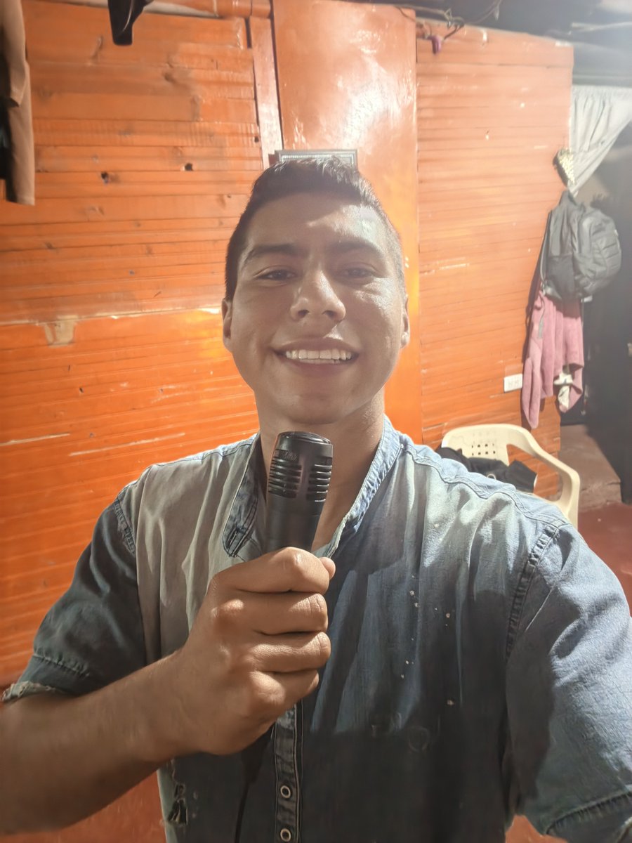 felipe_ort71063's tweet photo. Dejé Mi Tierra Argelia, Cauca para Trabajar por Muchos Sueños que Tengo 🙏🏻 con la Bendición de Dios Tarde o Temprano se que los Voy a Lograr 🙏🏻 Cada día doy lo Mejor de mi 💪🏻 Dios mío ayúdame cada Día, nunca me dejes sólo que sin tí no puedo 🙏🏻 gracias todos mis Familiares Amig@s https://t.co/IMHO02F2AT