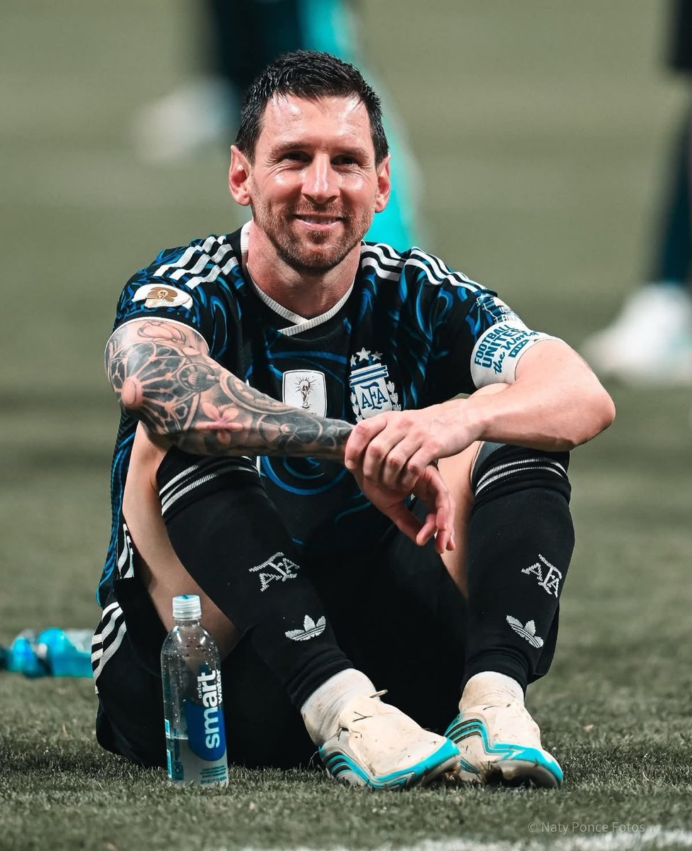 Messias30_'s tweet photo. Siento que falta algo en la Selección Argentina… https://t.co/2pSKRy9DPP