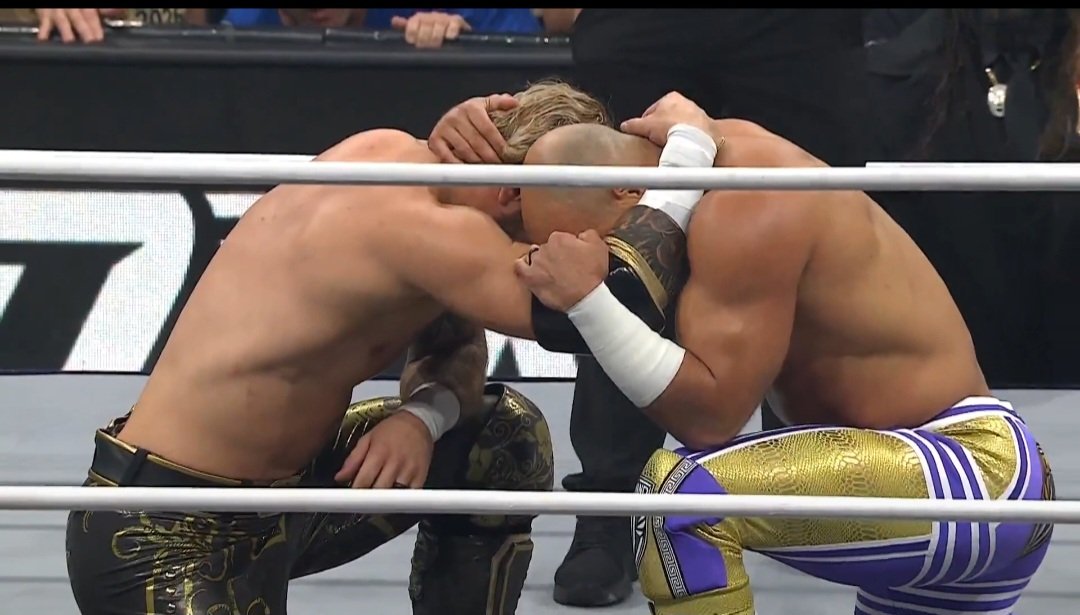 NAAWrestling's tweet photo. Beautiful Moment. #AEW #AEWDynamite #ForPAC https://t.co/iPRpA0b6OC