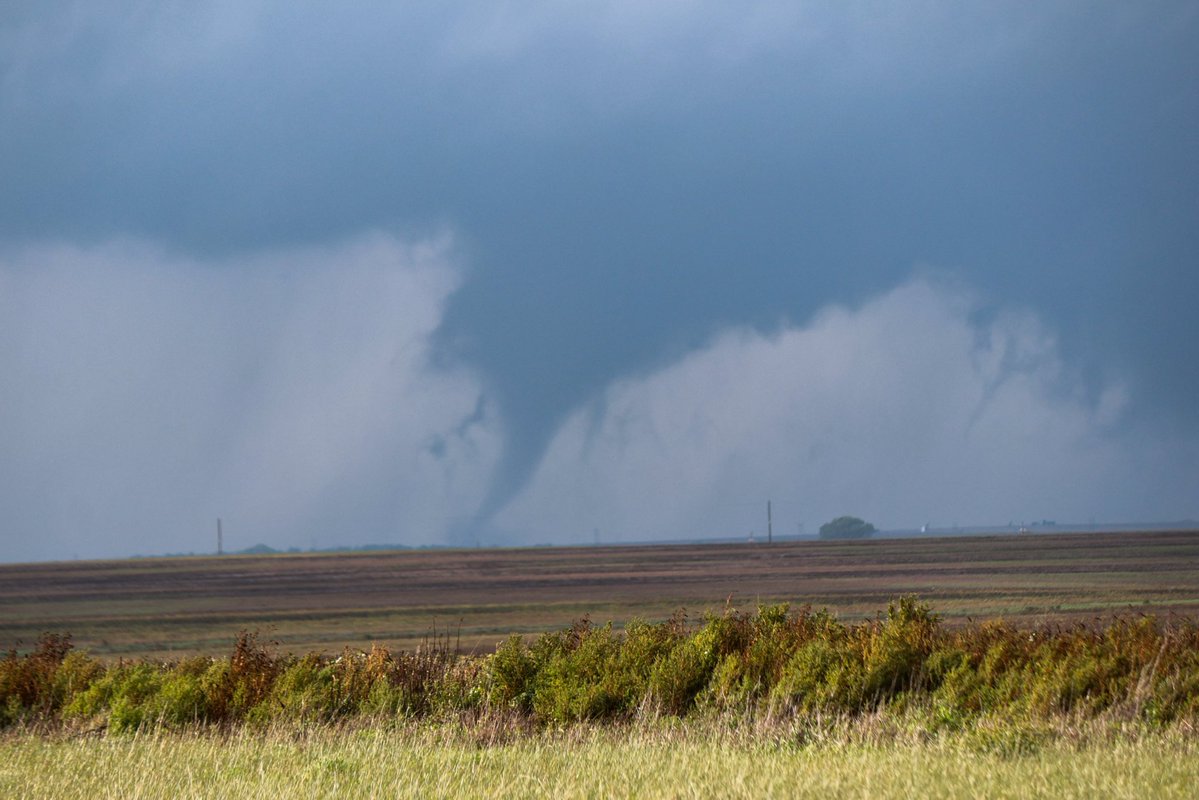 JacobBurgardtWX's tweet photo. Kansas https://t.co/rXFFxORUKs
