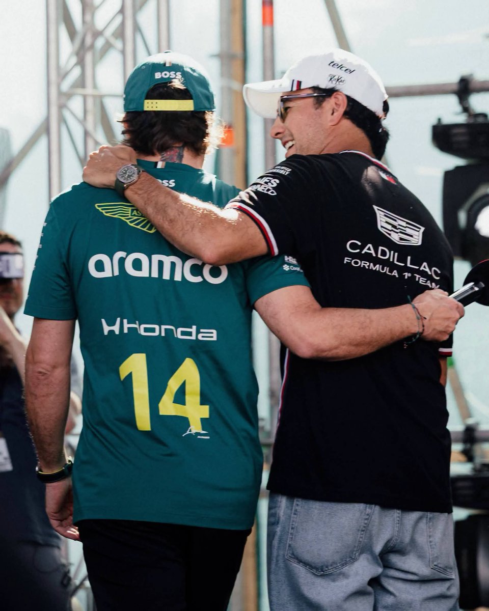 glymera's tweet photo. Checo y Fernando regresan a Malasia pero no esa Malasia 🥺 https://t.co/eHr4ksgrxN