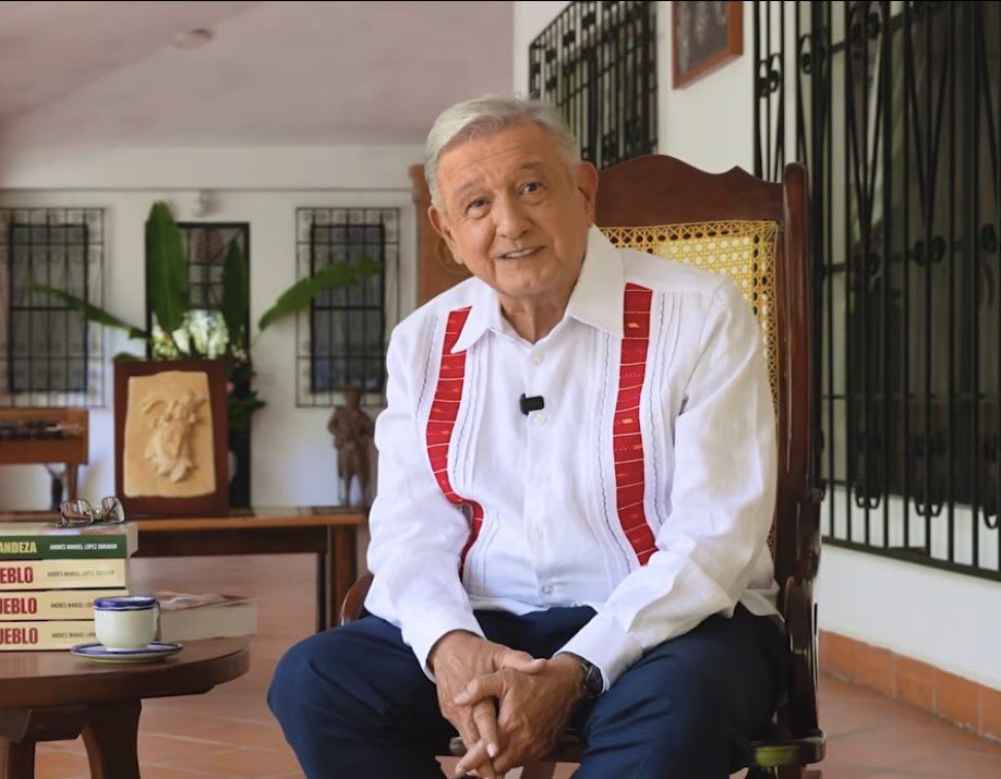 Rocha4T's tweet photo. @lopezobrador_ Líder eterno de la Cuarta Transformación.
Tu nombre siempre será recordado con alegría, querido Presidente @lopezobrador_. https://t.co/vs2fJtiSva
