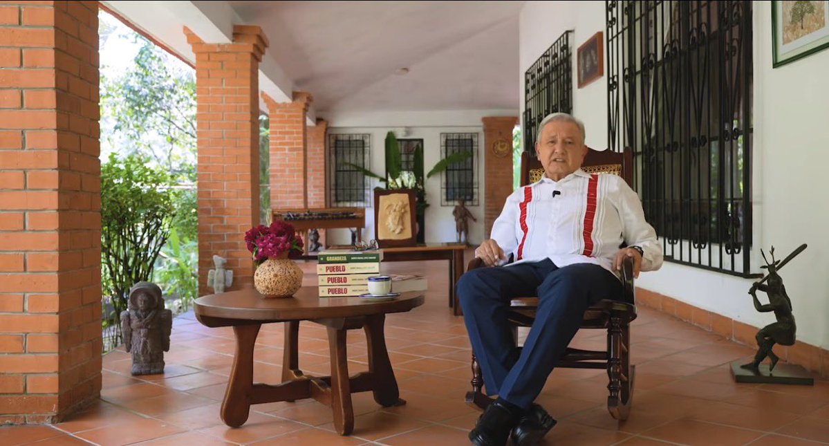 Rocha4T's tweet photo. @lopezobrador_ Líder eterno de la Cuarta Transformación.
Tu nombre siempre será recordado con alegría, querido Presidente @lopezobrador_. https://t.co/vs2fJtiSva