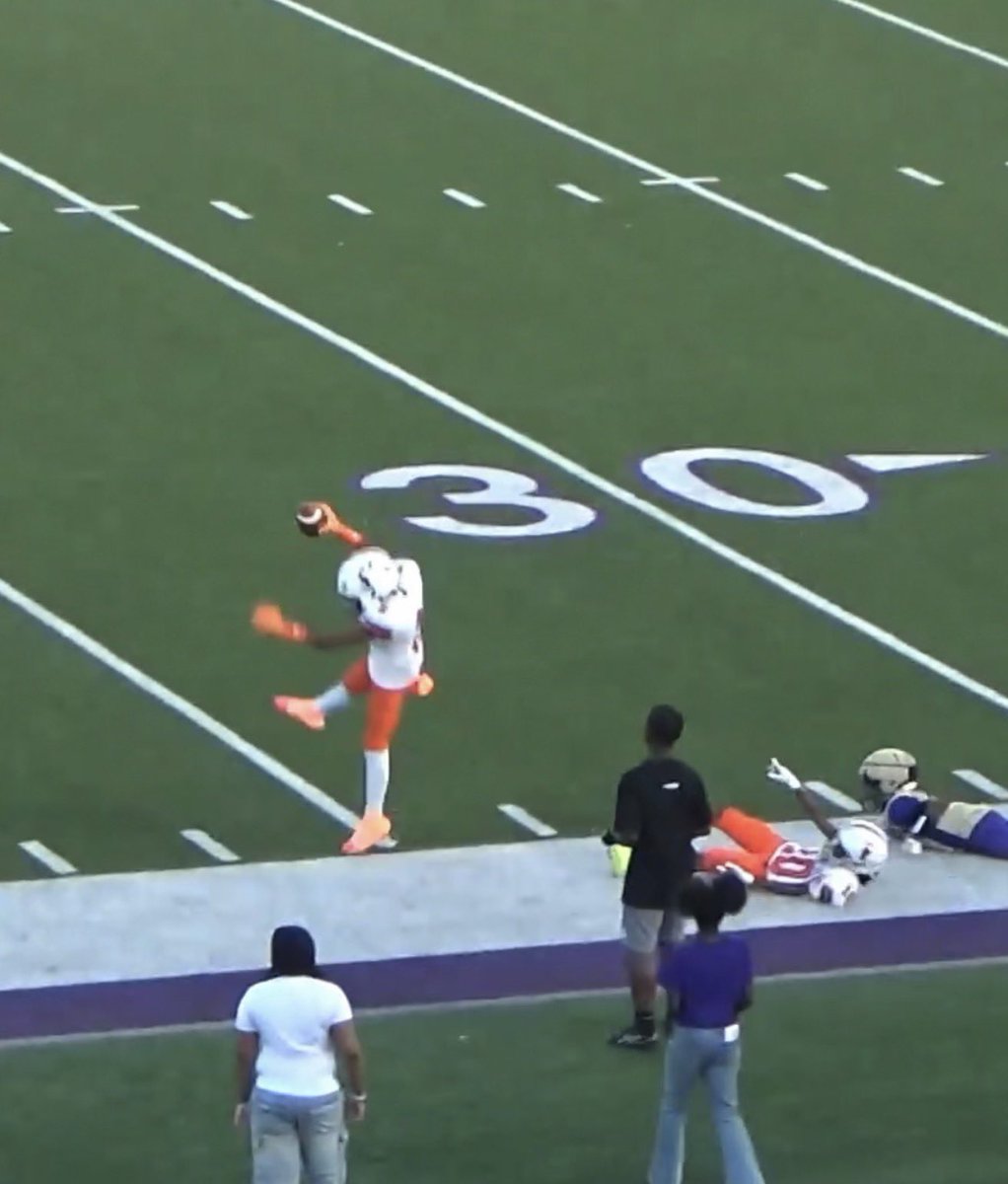 CarsonCrosby_0's tweet photo. No fly Zone..
#Interception #ToeTap https://t.co/w9Wjfwh2zI