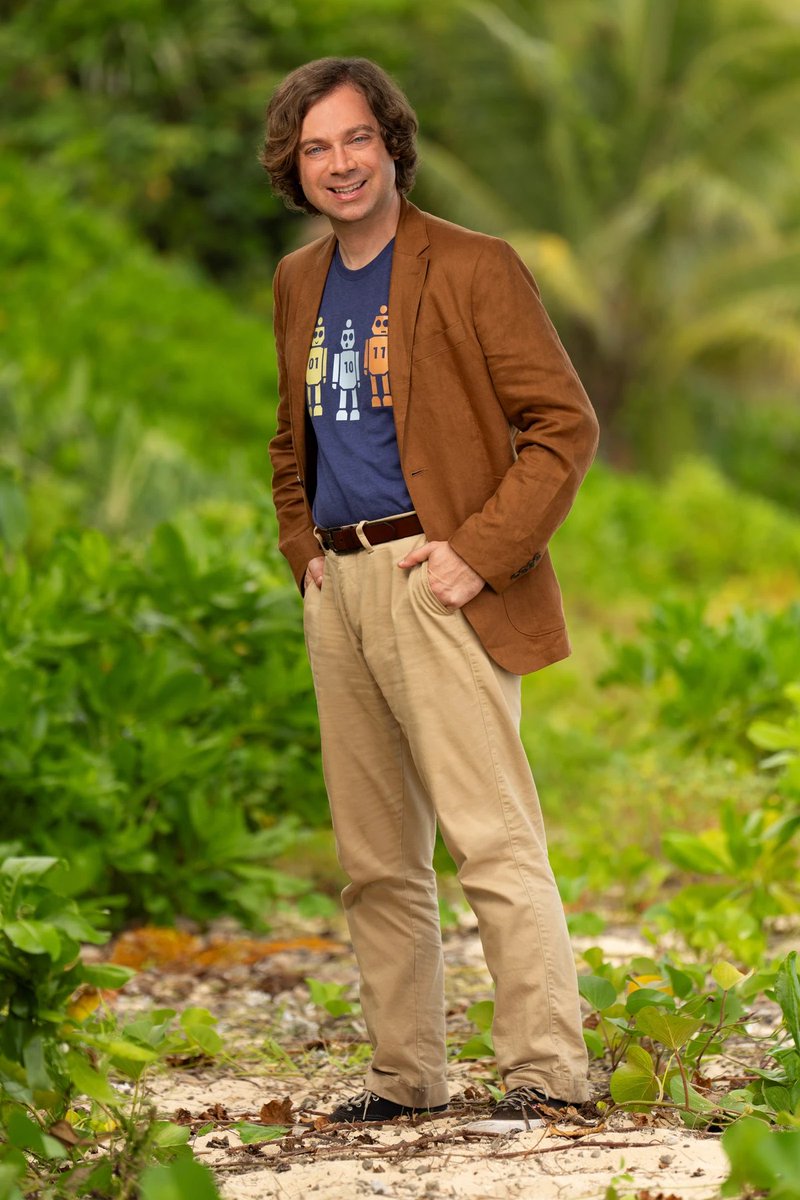 StarBase48's tweet photo. "you cant write your own name"... actually ellen that's not the truth...  #survivor51 https://t.co/wKJU2V3L7y
