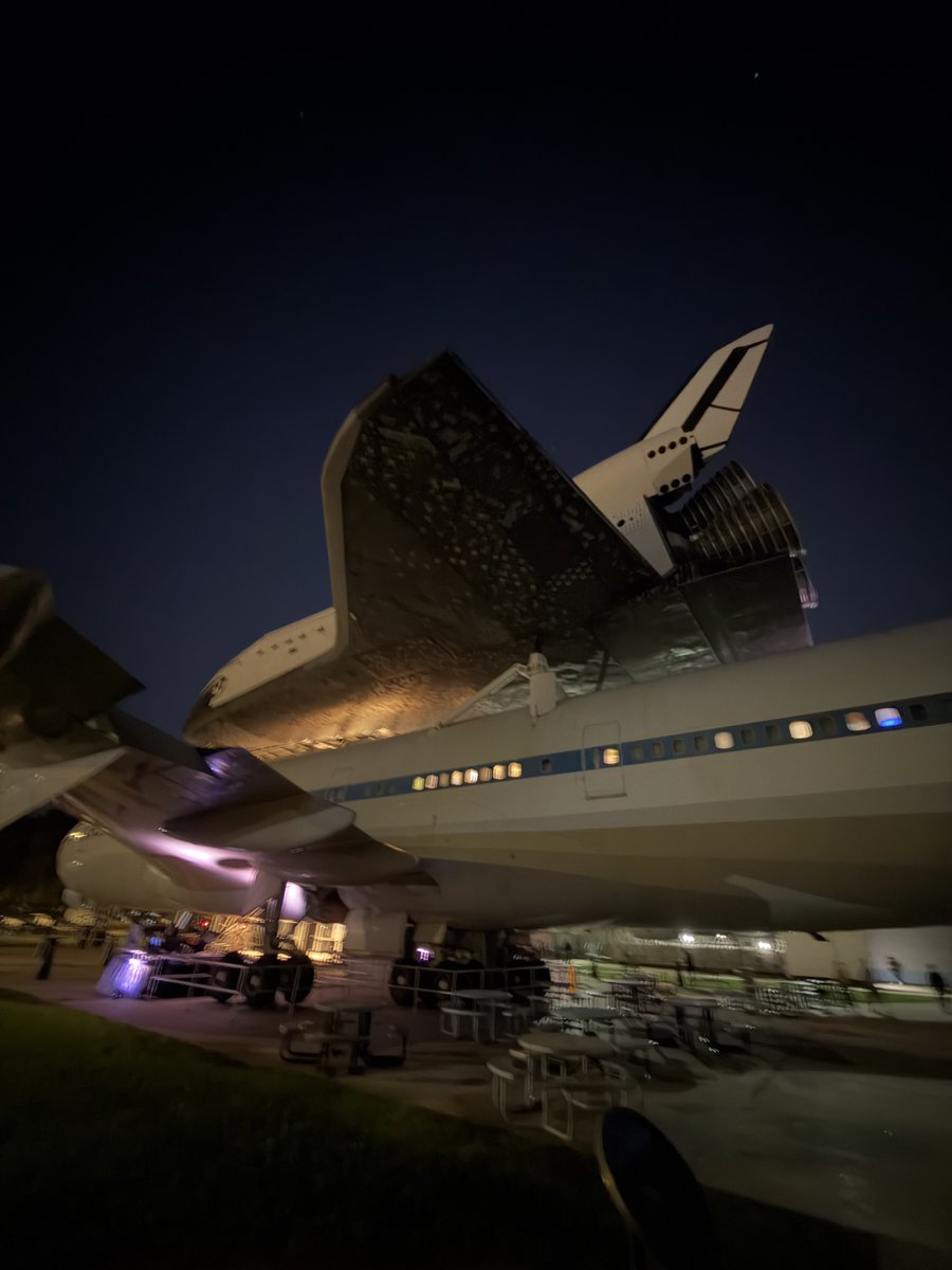 DomColosimo's tweet photo. Steph Guild was incredible.

Space Center Houston Opening Night, then the @RobinhoodApp Hood Summit with some @eXpRealty friends.

This whole community and experience was badass. Grateful I get to be in these rooms.

Who else is locked in on this one?

#RobinhoodHoodSummit https://t.co/tatNSQFg5G