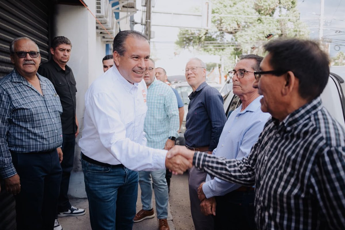 tonoastiazaran's tweet photo. Sonora Con Todo sigue creciendo y sumando espacios para estar más cerca de la gente. 🙌🏼

Fue un gusto atestiguar la apertura de sus nuevas oficinas en Nogales, las terceras del estado, desde donde continuarán ayudando más cerca de la comunidad.

¡A seguir haciendo equipo por Sonora!