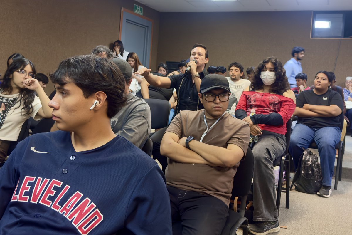 trcambiente's tweet photo. ⚡🌱 En el marco del 6.º Coloquio de Energía “Transición Energética y Acceso Universal a la Energía Sostenible”, realizado en el Instituto Tecnológico de La Laguna, participamos en la mesa redonda “Acceso universal a la energía sostenible: retos y oportunidades”.

#VamosSeguros https://t.co/1ZVGA2yBnk