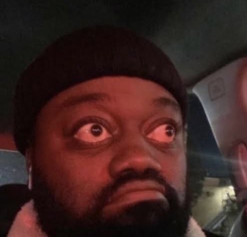 ShowtymeZack's tweet photo. Mike Tomlin when a creeper gets near one of his buildings: https://t.co/KLR1jdzOjE