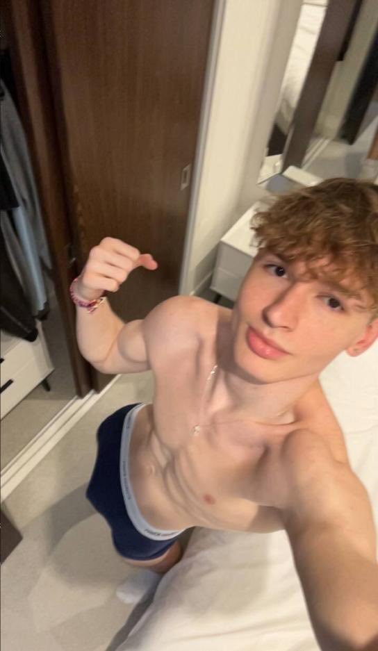 danielthePboy's tweet photo. Hey, I‘m Daniel, 25 years old and I'm search for a man older than me who loves to cuddle and have a good time 💕🏳️‍🌈 https://t.co/xMuTzvxfmB