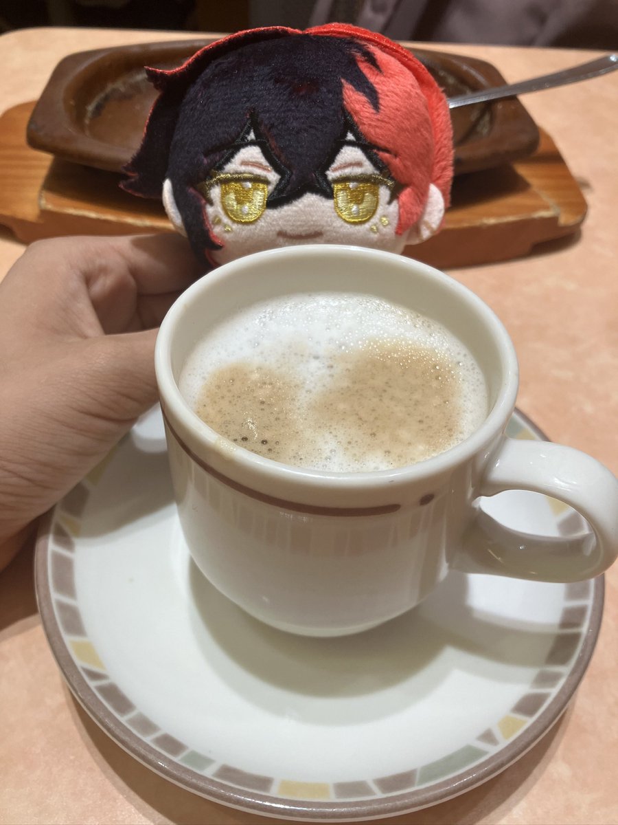 Buterofdevil305's tweet photo. 再喝
何気に気に入ってる1枚   !
🍷「カプチーノですよ〜
        美味しいです✨️」 https://t.co/wpDcrP1pM1