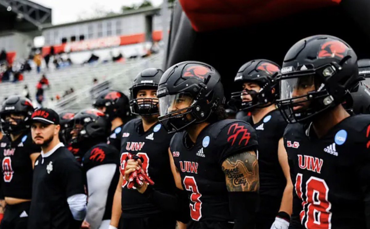 _MalikThomas4's tweet photo. After a great conversation with @CoachTSpragg I received another blessing from @UIWFootball
#blessingsonblessings @CoachCollins_1 @Coach_J_Morgan @BallCoachNelson @CatchitPat @Coach1zzy https://t.co/0OX2HzLdpd