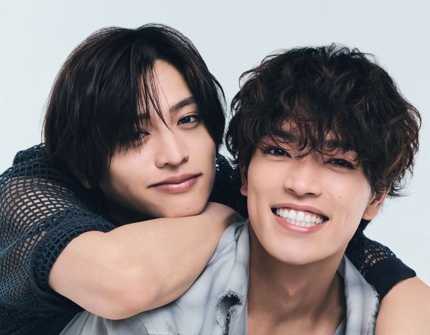 aosachiku's tweet photo. 泣いてる。
声を出して泣いてる。

覚悟していたはずなのに、いざ現実になると全然受け止めきれない。

周杜のこれから。
残された7人のこれから。
タイプロから積み上げてきた物語。

色んなことを考えていたら涙が止まらない。

原ちゃんにもどんだけ世話してもらったと思ってんだよお前(´；ω；`)

#timelesz #猪俣周杜