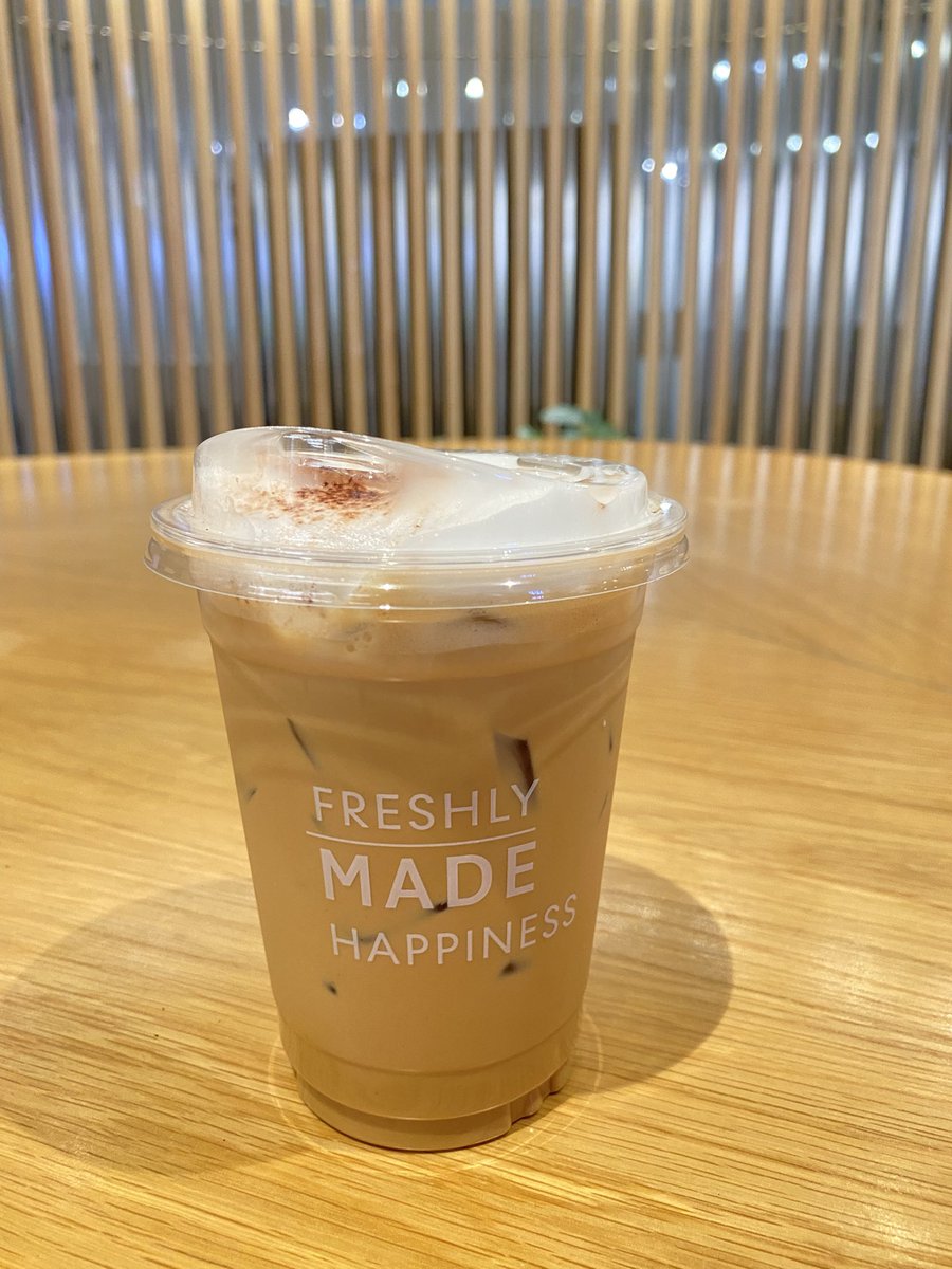 ilysb_xoxo's tweet photo. 1 ตุลา “วันกาแฟสากล” (International Coffee Day) เเก้วนี้เลยฟรี ✨✨✨✨✨
Office จัดให้ ตอนเช้าเลยยอมกินกาแฟนมเพราะคำว่าฟรี สบายกระเป๋าไป 1 มื้อ ☺️
#วันกาแฟสากล #coffeday https://t.co/PTd0I4wmfk