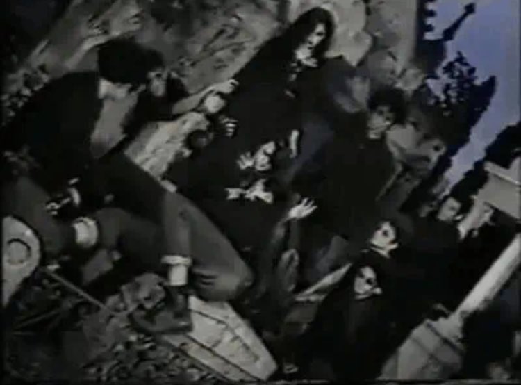 bab0oshk44's tweet photo. Brazilian goths, 1992 https://t.co/jMcGoedEwA