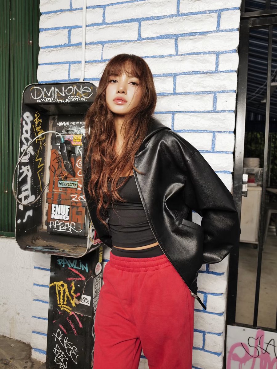 LiliesHome_'s tweet photo. LA OFF DUTY WITH LISA 🍂
NEW STORE. NEW FALL COLLECTION.
SEE YOU OCTOBER 14.

Sign up for our newsletter and be the first to know.
💌 https://t.co/VETyt7AIUN

@wearelloud 
#LISAxVonDutch 
🧁🎩 https://t.co/EJAjtTwxVX
