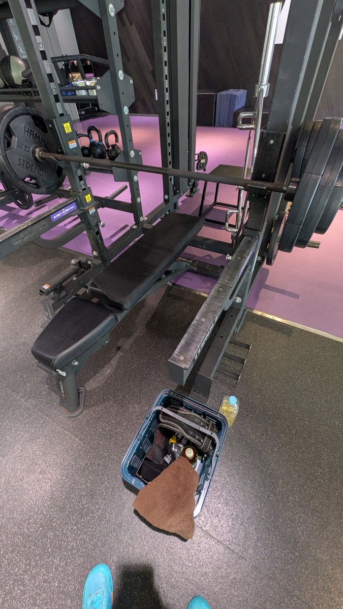 kitabeppu150sq's tweet photo. 朝トレのベンチプレス

ちょっと重量落ちちゃったけど体重65kgで110kg3rep出来てるから、まだわりかし強いほうだと自認している
SNS見てるとツワモノだらけで客観性がバグってしまいそうになるけど、多分俺はわりかしベンチは強いほうだと思っている https://t.co/emktSYYJvk