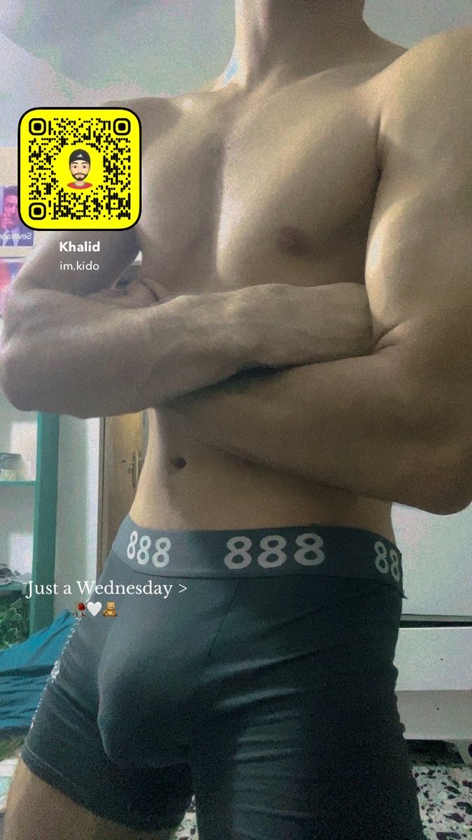BayatKido's tweet photo. قحبة ممحونة انيكك واعنفك بدون حدود فويس 🍆🔥 https://t.co/tTKBk09qey