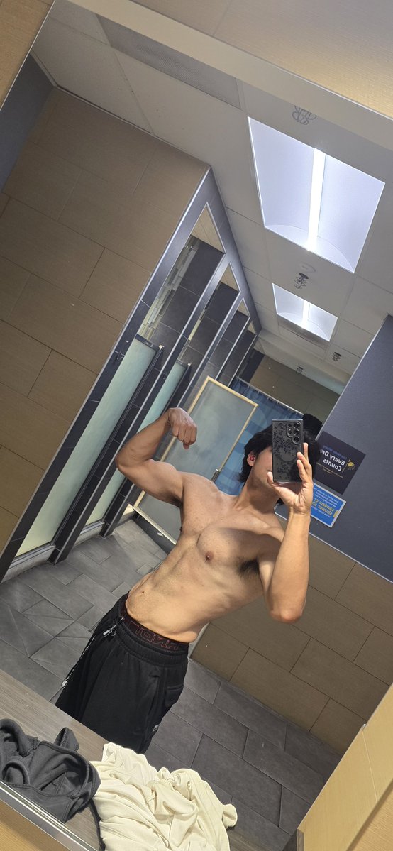 LunoWhat's tweet photo. Late af for Biceptember https://t.co/KIq7r37LiQ
