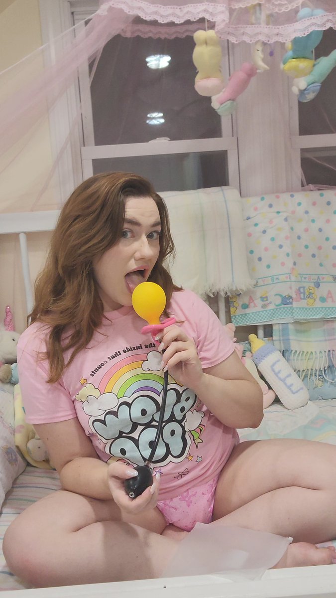 LittleFantasyab's tweet photo. The @pumpld inflatible pacifier 😍 https://t.co/ln7klvDRhm