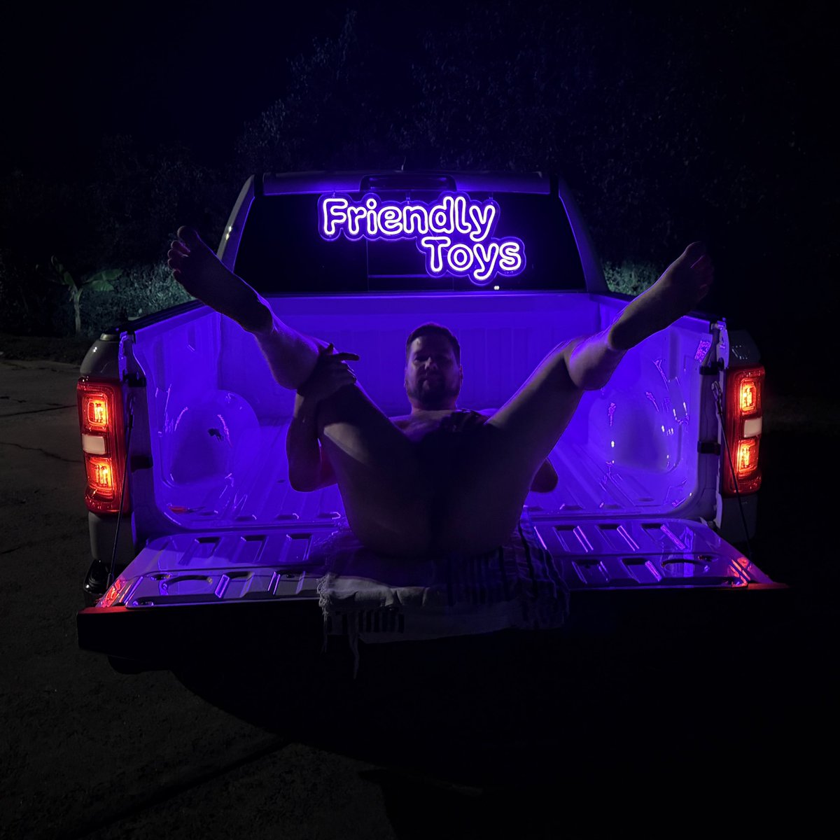 FFriendlyGuy1's tweet photo. Well this is going to be fun! The @FriendlyToysCo Fuck Truck will be available to use starting at dusk tomorrow at fist fest! https://t.co/B3ABE3Tk8y