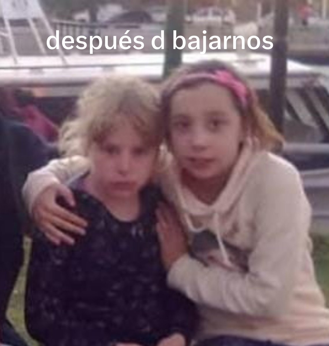 LucecitaLume's tweet photo. cuando fuimos al parque de la costa y yo no me animaba a subir al barco pirata pero mí prima me empezó a decir GALLINA hasta q finalmente me subí, pero me puse a gritar y llorar tan fuerte q lo tuvieron que frenar a la mitad y todos terminaron a las puteadas.... las caras d culpa https://t.co/7IvaGfpR85