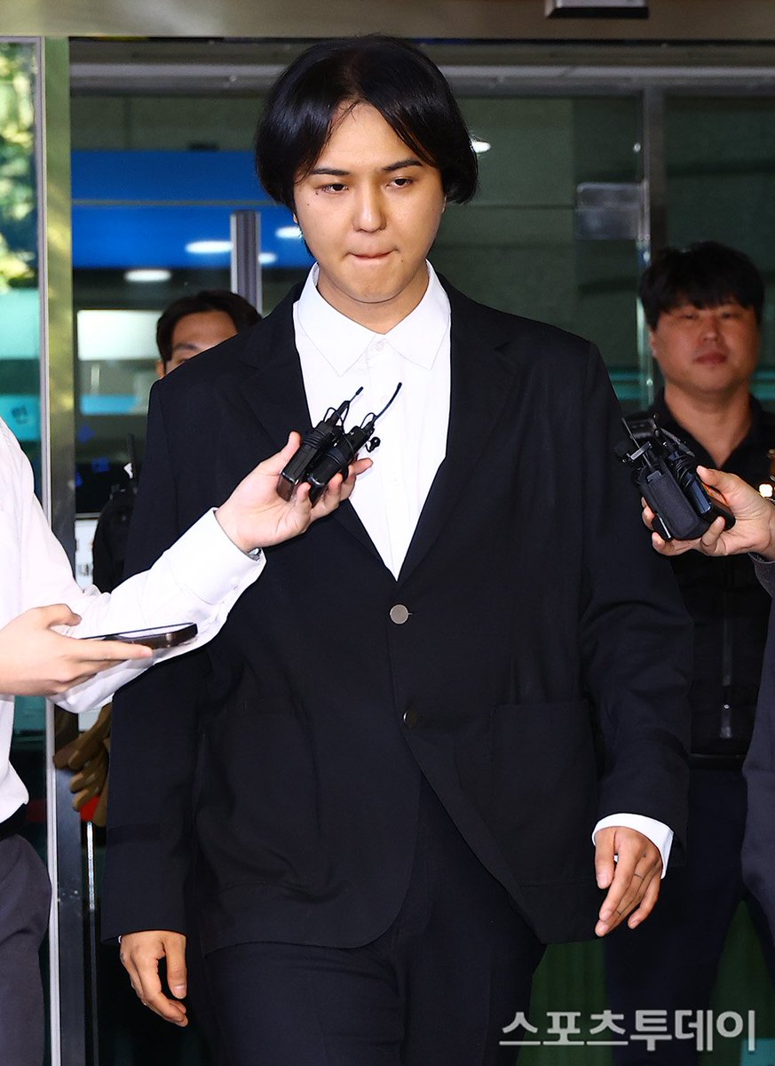 YGFacts_sprt's tweet photo. Mino has been sentenced to one year in prison, suspended for two years by the 10th Criminal Division of the Seoul Western District Court for violating the Military Service Act today, October 1st.

Mino said, “I have truly reflected deeply and regretted it every day. I feel nothing but apology to those who have loved me so much. There is no room for excuses. I offer my apologies once again.”

The court explained the reasons for the sentencing, noting that, “Mr. Song admits to all charges, is remorseful, and has pledged to fulfill his military obligations during the remainder of his service.”

🔗 https://t.co/cRReM7D104
