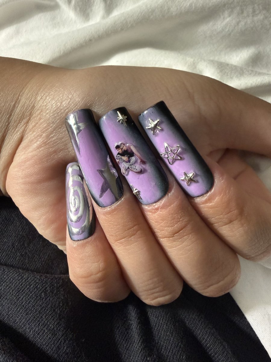 marce1in3's tweet photo. My close and personal friends dan and phil, their reaction to the nails i made is everything to me 😭 #hardlaunchtour https://t.co/7GBcie8wLc