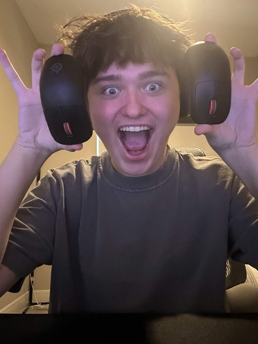 HiggsFortnite's tweet photo. Just received @SteelSeries brand new rival and sensei pro cannot wait to try them out π #SteelSeriesPartner https://t.co/Fx2Grj1mAZ