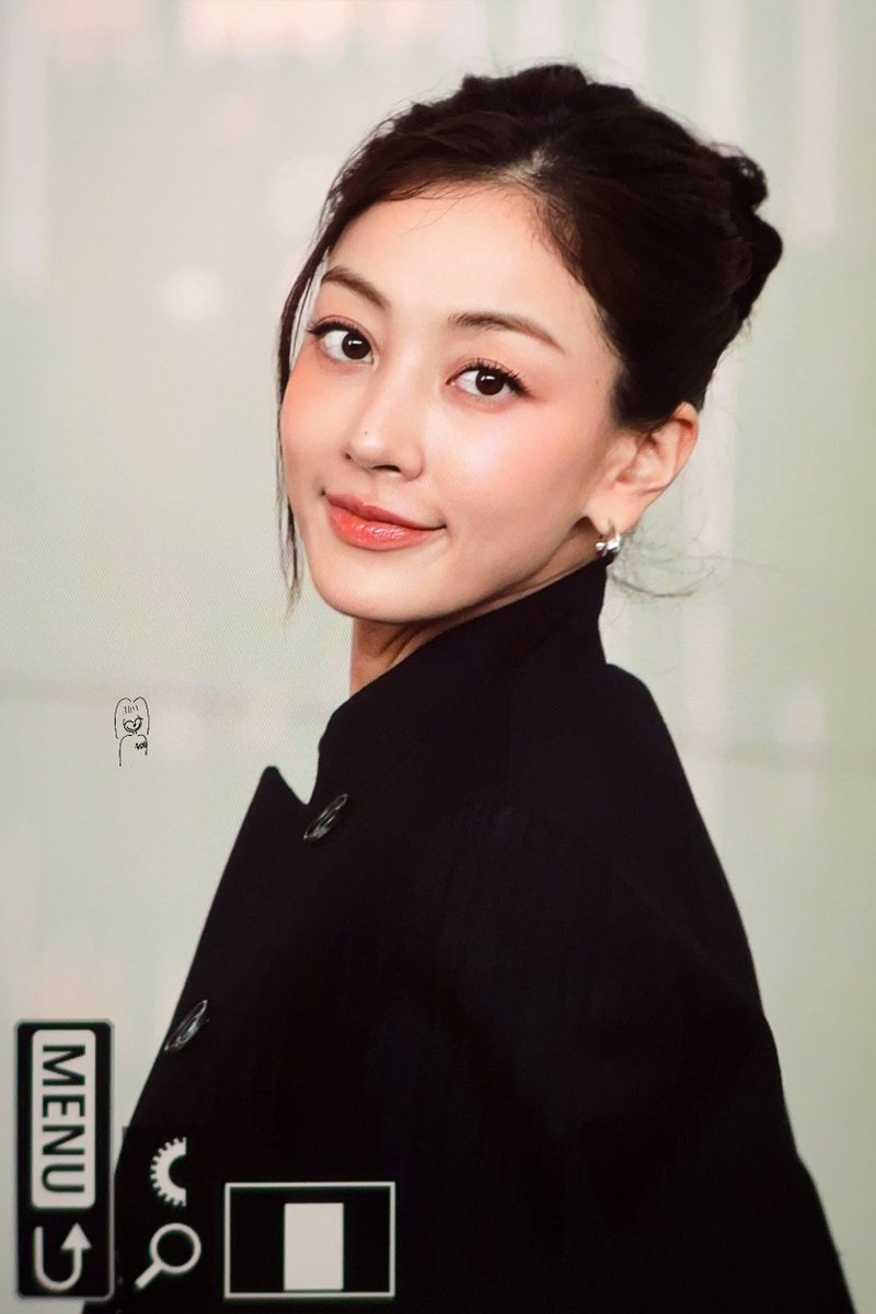 YuangleJYJH's tweet photo. 261001 프리뷰

' 기다리기... '

#TWICE #트와이스 #トゥワイス #지효 #JIHYO #ジヒョ https://t.co/c88W5cxVCW