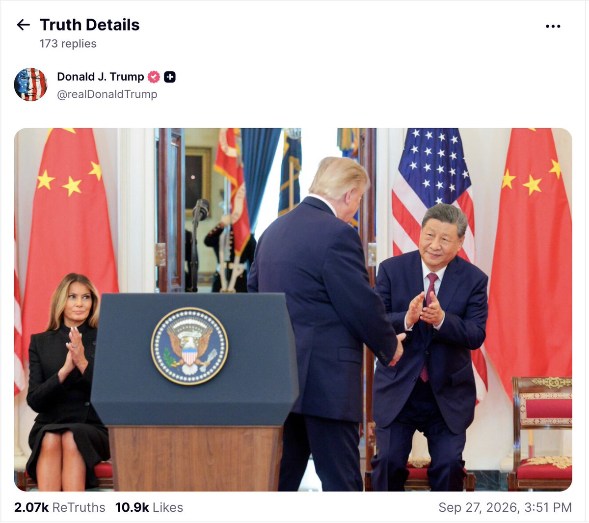 sosohwa's tweet photo. 川普在他的自媒体上发布这张照片，摆明就是告诉全世界，第一，我才是老大，第二，习主席在我面前只能点头哈腰。第三，如果习主席不服气，下场要么是马杜罗，要么是哈梅内伊。 https://t.co/BpHtIOP3qr
