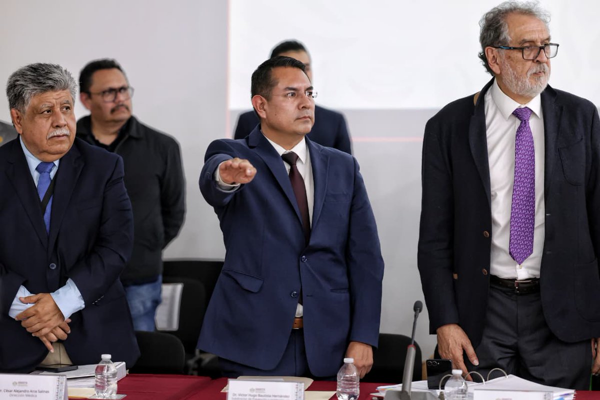 martibatres's tweet photo. Llevamos a cabo la Reunión Ordinaria 1395 de la Junta Directiva del @ISSSTE_mx y como siempre que nos reunimos, rendí un informe general de las actividades. Entre otros temas, principalmente aprobamos el nombramiento del Dr. @DrVH_Bautista_ como nuevo Director Médico, alta responsabilidad que adquiere desde el día de hoy.