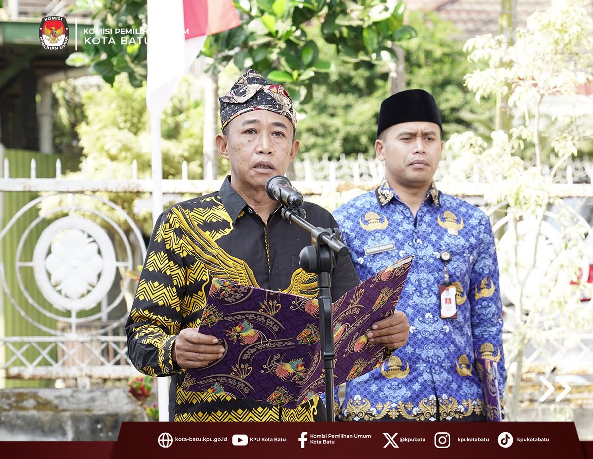 KPUBatu's tweet photo. #TemanPemilih, KPU Kota Batu melaksanakan upacara peringatan Hari Kesaktian Pancasila, Kamis (1/10/2026). Kegiatan upacara dipimpin oleh Ketua KPU Kota Batu, Heru Joko Purwanto dan diikuti oleh anggota KPU, sekretaris, dan seluruh jajaran sekretariat.

#KPUMelayani #Pancasila https://t.co/k2wut8vUCA