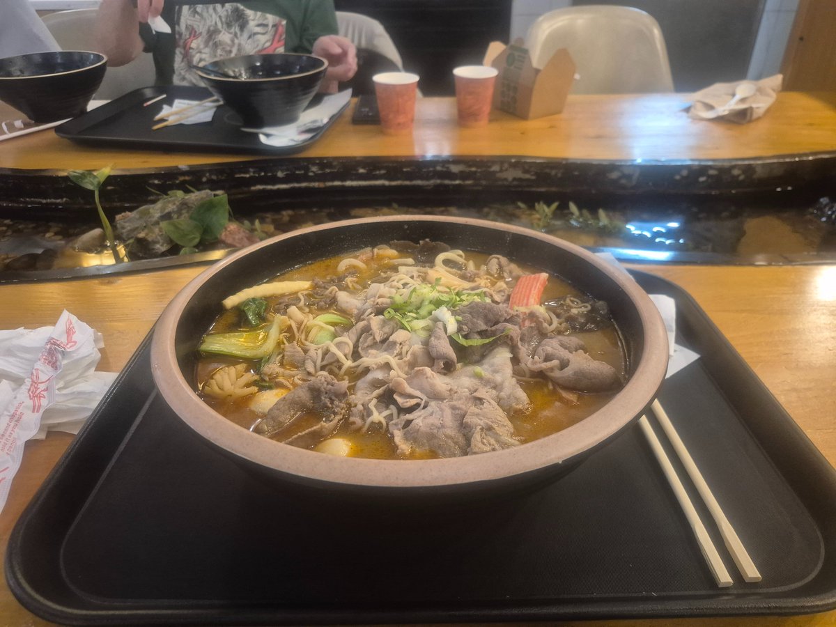 researchermoder's tweet photo. hotpot with oomfies https://t.co/4jt16bMoT7