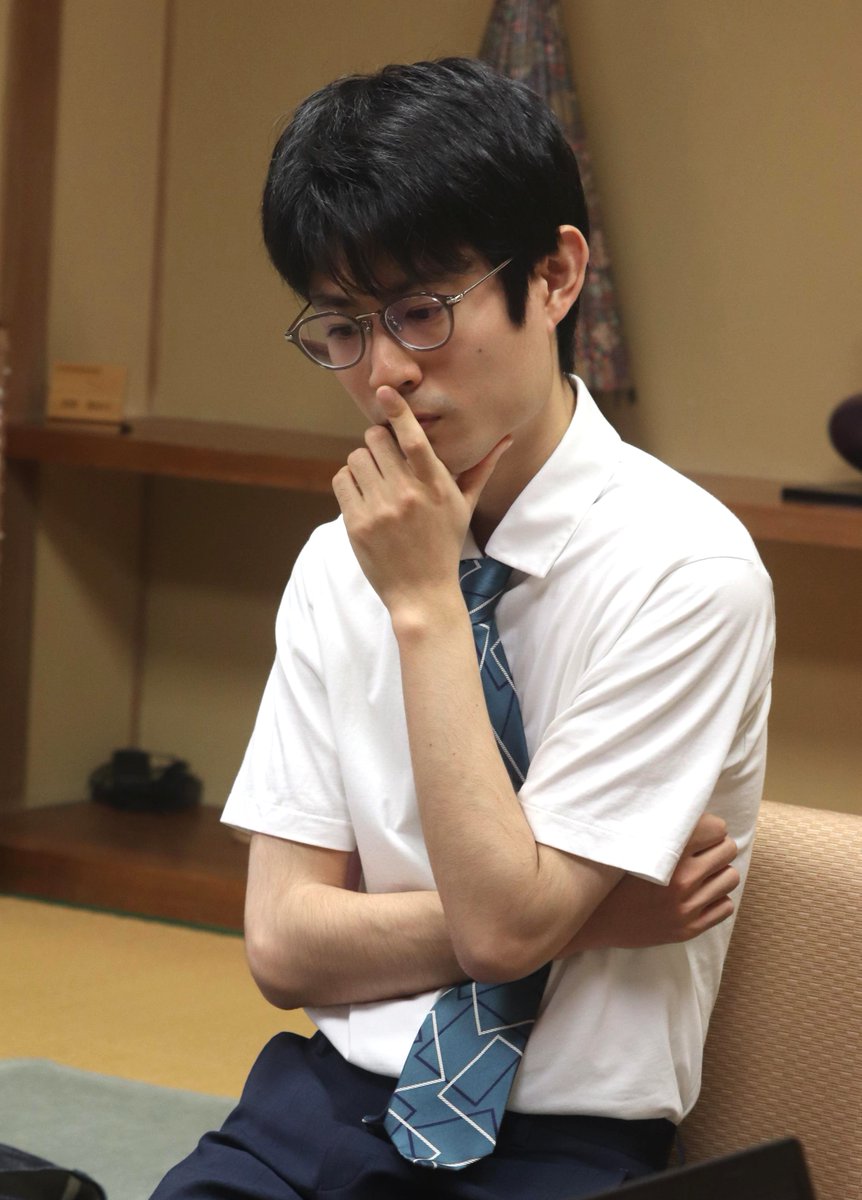 yomiuri_kisei's tweet photo. #芝野虎丸 棋聖への挑戦権をかけた第51期 #棋聖戦 挑戦者決定トーナメントが、 #大西竜平 七段(Bリーグ優勝)ー #富士田明彦 八段（Cリーグ優勝）戦で開幕しました。読売新聞オンラインでは、棋譜速報（https://t.co/FsWyKLwP7L)で中継しています。 https://t.co/UoBN4HR39D