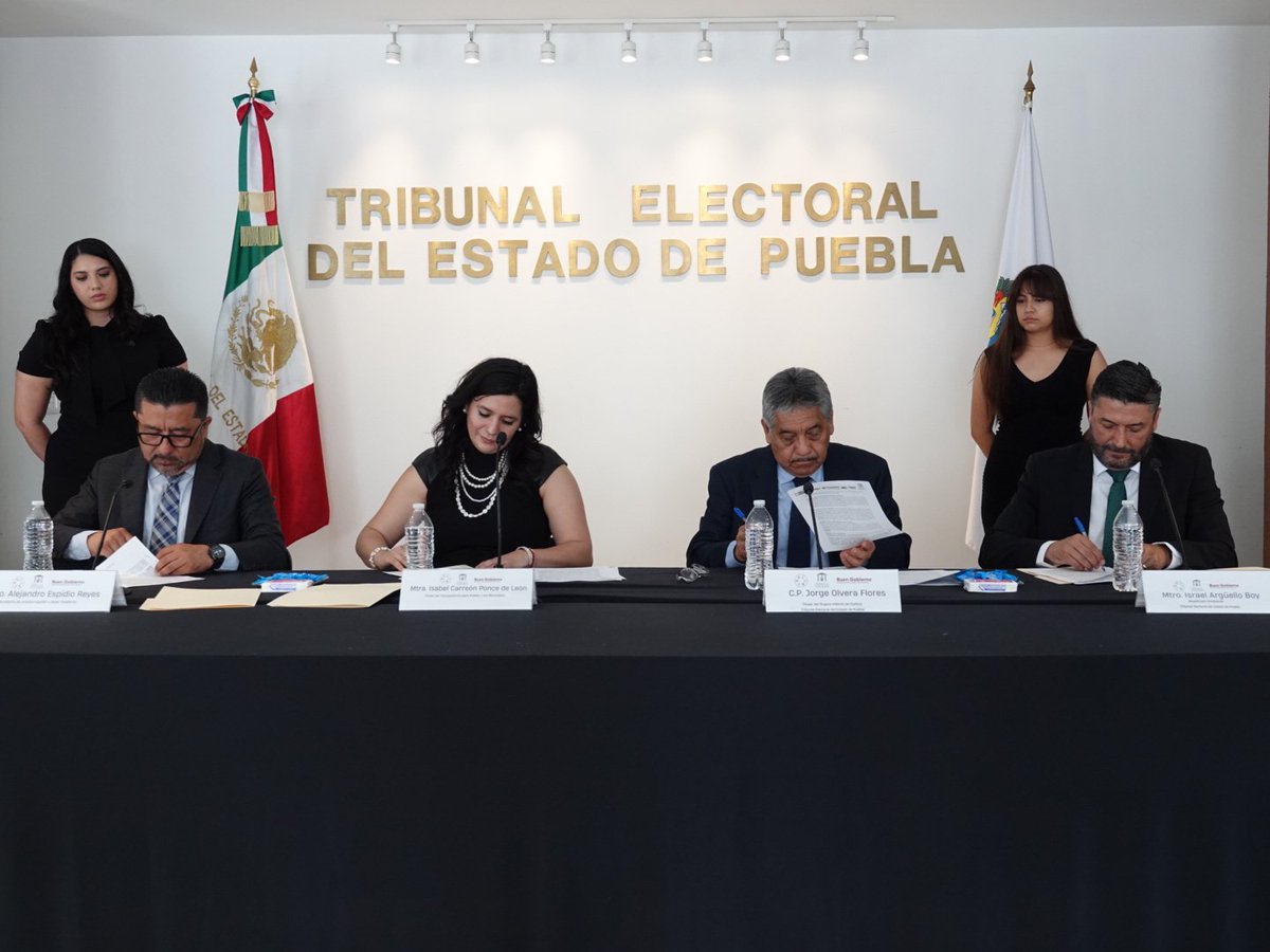 trielecpue's tweet photo. Las Autoridades Garantes del #TEEP y de la @BuenGobiernoPue suscribieron un Convenio de Colaboración Interinstitucional para impulsar mejores prácticas, rendición de cuentas, acceso a la información pública y protección de datos personales. https://t.co/s7m9ZDppsC