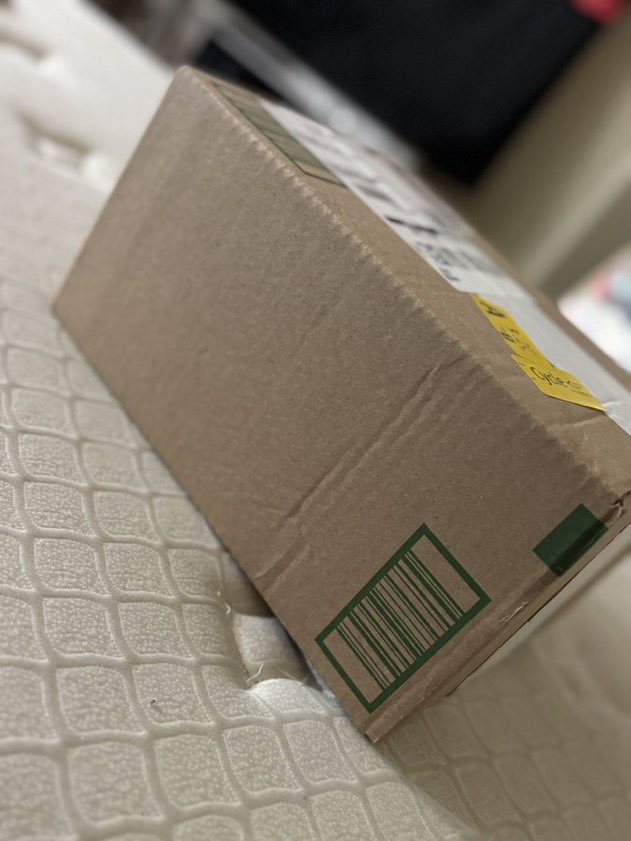 Caitlenbriaaaaa's tweet photo. Nothing like coming in to a new package😩 what you think inside 🤭📦 https://t.co/ihEzuBdZFt