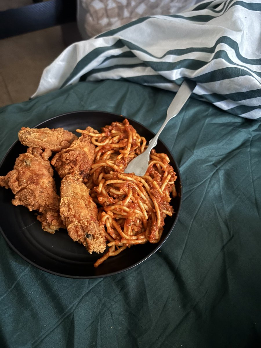 Leeskiie's tweet photo. Good eats https://t.co/BHdJPhunaY