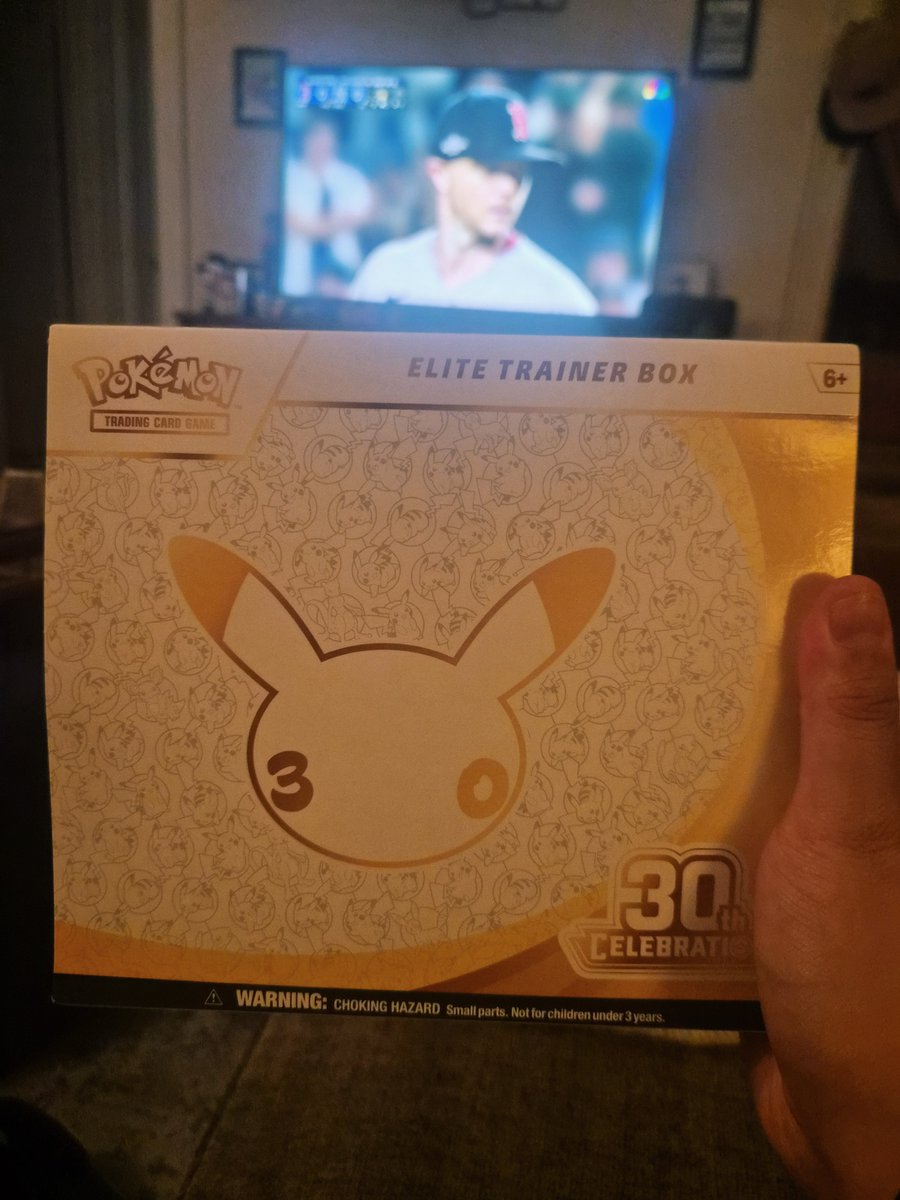 _synthstatic's tweet photo. I started opening packs and the Yankees scored 

#notAcoincidence https://t.co/9w9zAnGFJ0