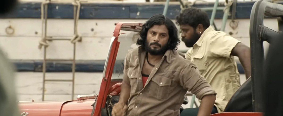 indupriya911's tweet photo. Yar endru therikiradha 😳

He looks like a hero material in the first pic. Proof that luck and timing does matter a lot in life ... https://t.co/GDMoAskBqd