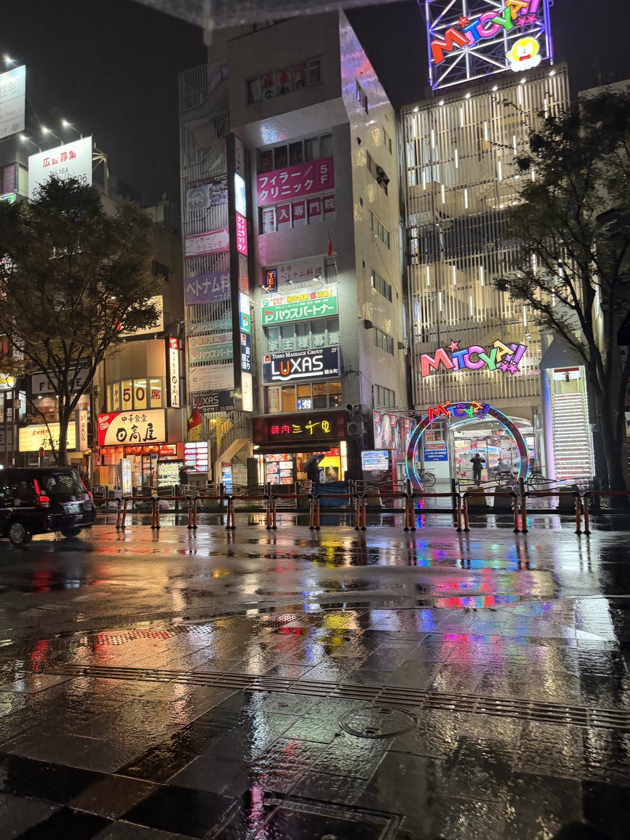 WolfLovesBerry's tweet photo. 天越來越冷了！！☂️🌧️💁🏻‍♀️ https://t.co/bFyDllZcaZ