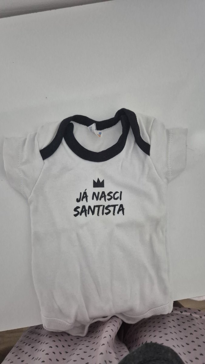 jujusdistraida's tweet photo. tava limpando meu guarda-roupa e achei issoKKKKKKKKK https://t.co/JrBNkcWLLc