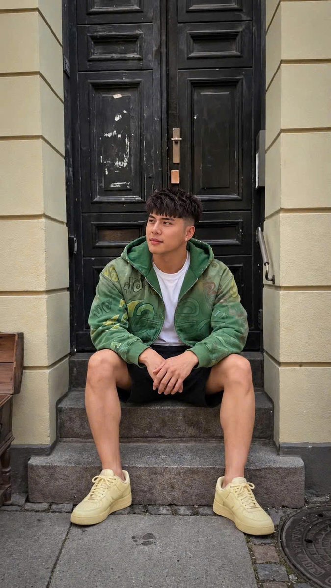 giahan220522's tweet photo. Good morning everyone ☀️
Mới đó mà hôm nay đã là thứ 5 rồi. Thời gian trôi nhanh thật.
Cố thêm 2 ngày nữa thôi là được nghỉ ngơi. Cùng nhau hoàn thành nốt việc, giữ năng lượng tích cực và đừng quên chăm sóc bản thân nhé.
Chúc mọi người một ngày thứ Năm suôn sẻ, hiệu quả và thật nhiều niềm vui. Cuối tuần đã rất gần rồi! 💪✨