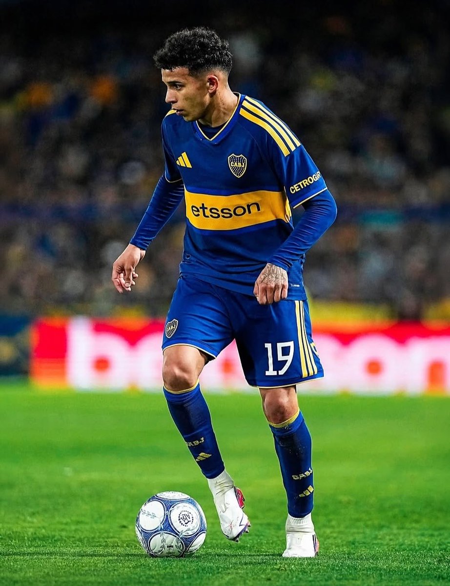 PedroCAI1984_'s tweet photo. Leonel Flores.

El pibe de Boca debuta en la Selección Argentina después de apenas un puñado de partidos en Primera.

Más allá de que sea un talentazo y tenga un potencial enorme, qué cansador y desmotivador debe ser para los pibes de los demás clubes ver que estas cosas pasan una y otra vez.

Podés romperla durante meses en otro equipo y aun así parece que necesitás muchísimo más para tener, aunque sea, una consideración similar.

Muy injusto.