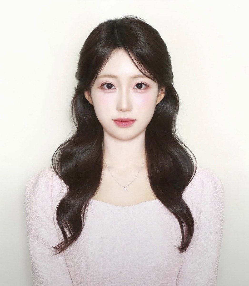 fjudrj's tweet photo. 김민서 22살 https://t.co/jAQ8VRv91k