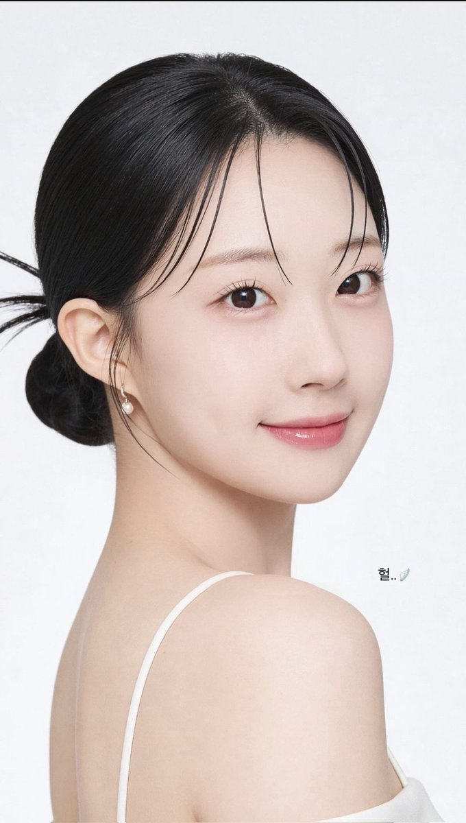 fjudrj's tweet photo. 김민서 22살 https://t.co/jAQ8VRv91k