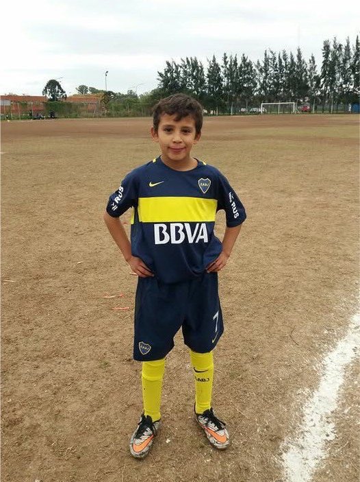 marianherrrera's tweet photo. Debut oficial de Leo Flores en la selección a sus 19 años. Como crecen los pibes😭 https://t.co/ngCiwN234H