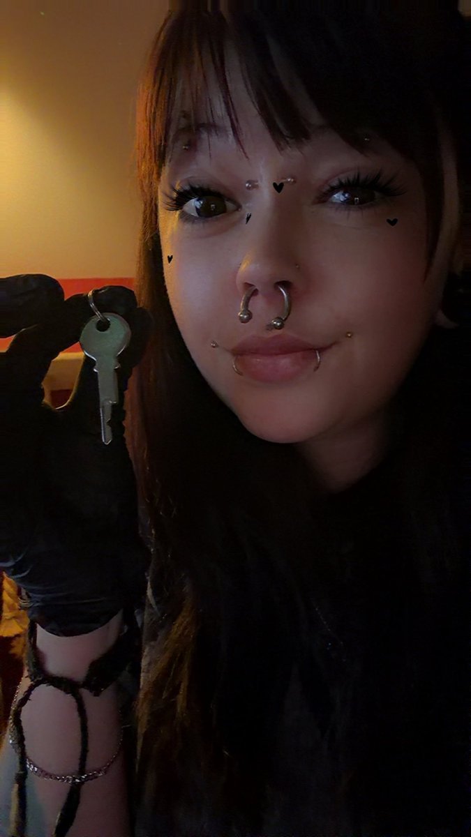 mandiisdaddy's tweet photo. It’s Locktober betas, you know what that means🥵

I want some keys to hold onto🥰

Ballbusting CBT Chastity Femdom Findom
Cheshire England https://t.co/rMgytOGwjO