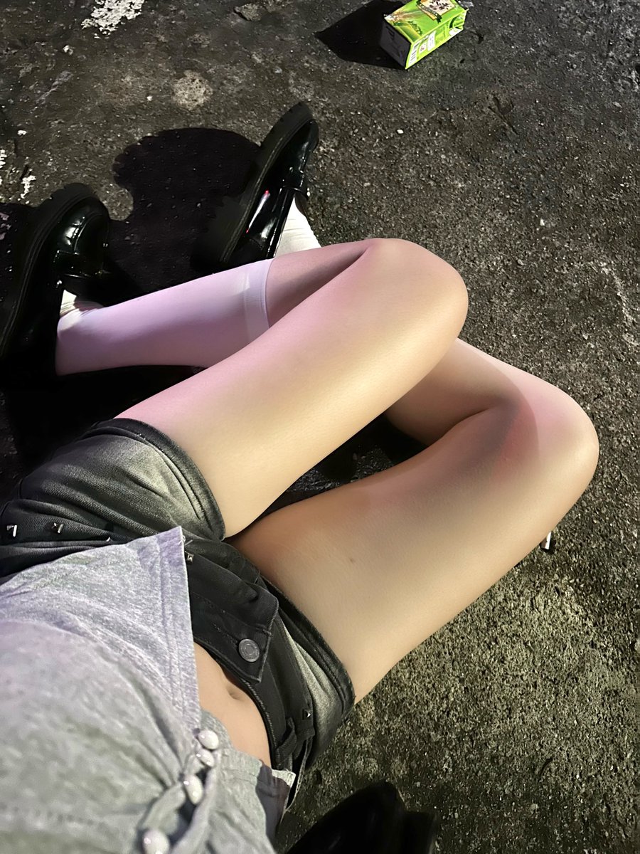 1pdsq4's tweet photo. お腹出すんじゃなかったかも。。。
ちょっと寒い…

#京都
#裏アカ女子 https://t.co/nrx4U4jhWL